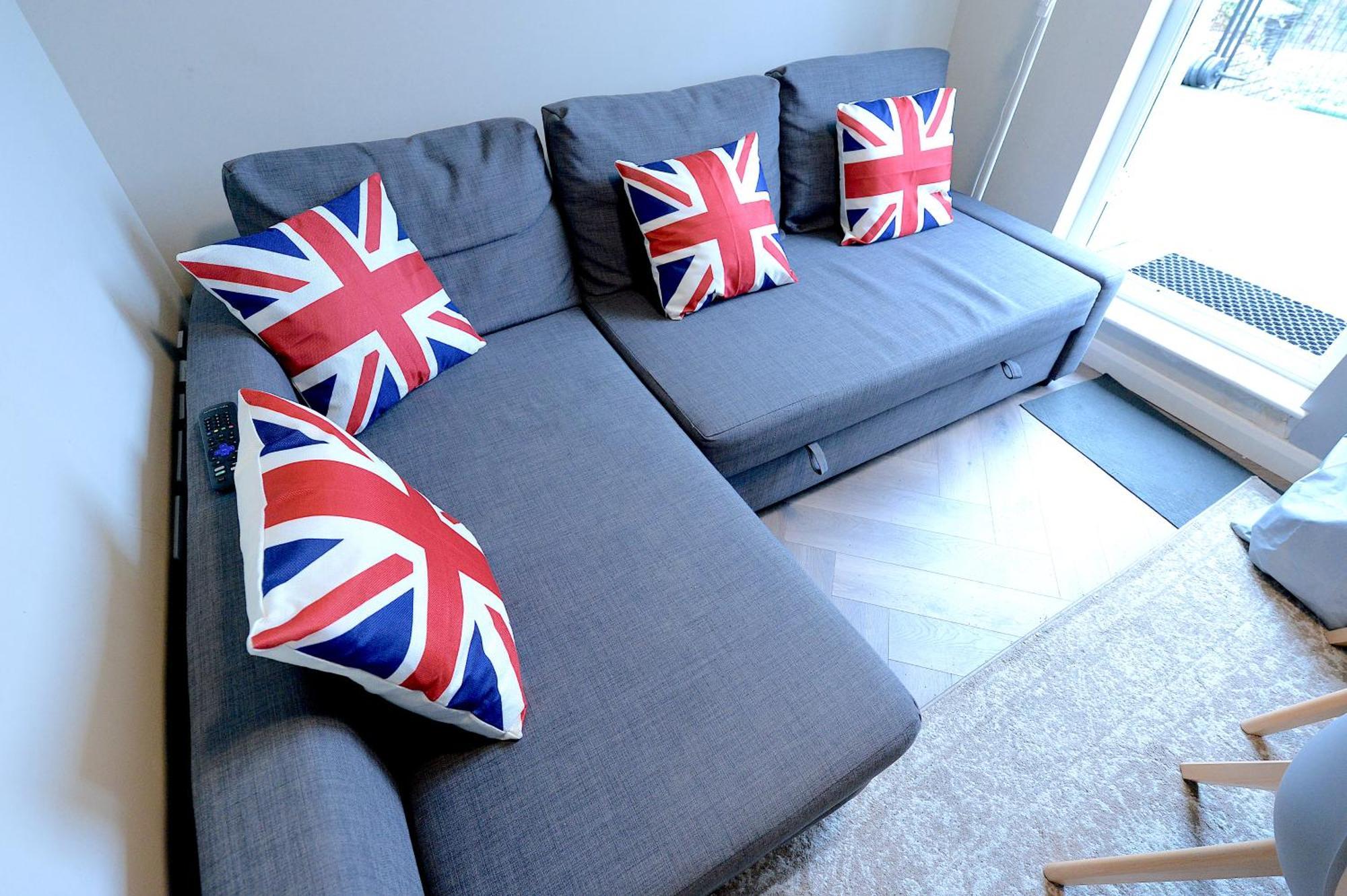 2 Bedroom Flat In Wood Green Piccadilly Line London Bagian luar foto