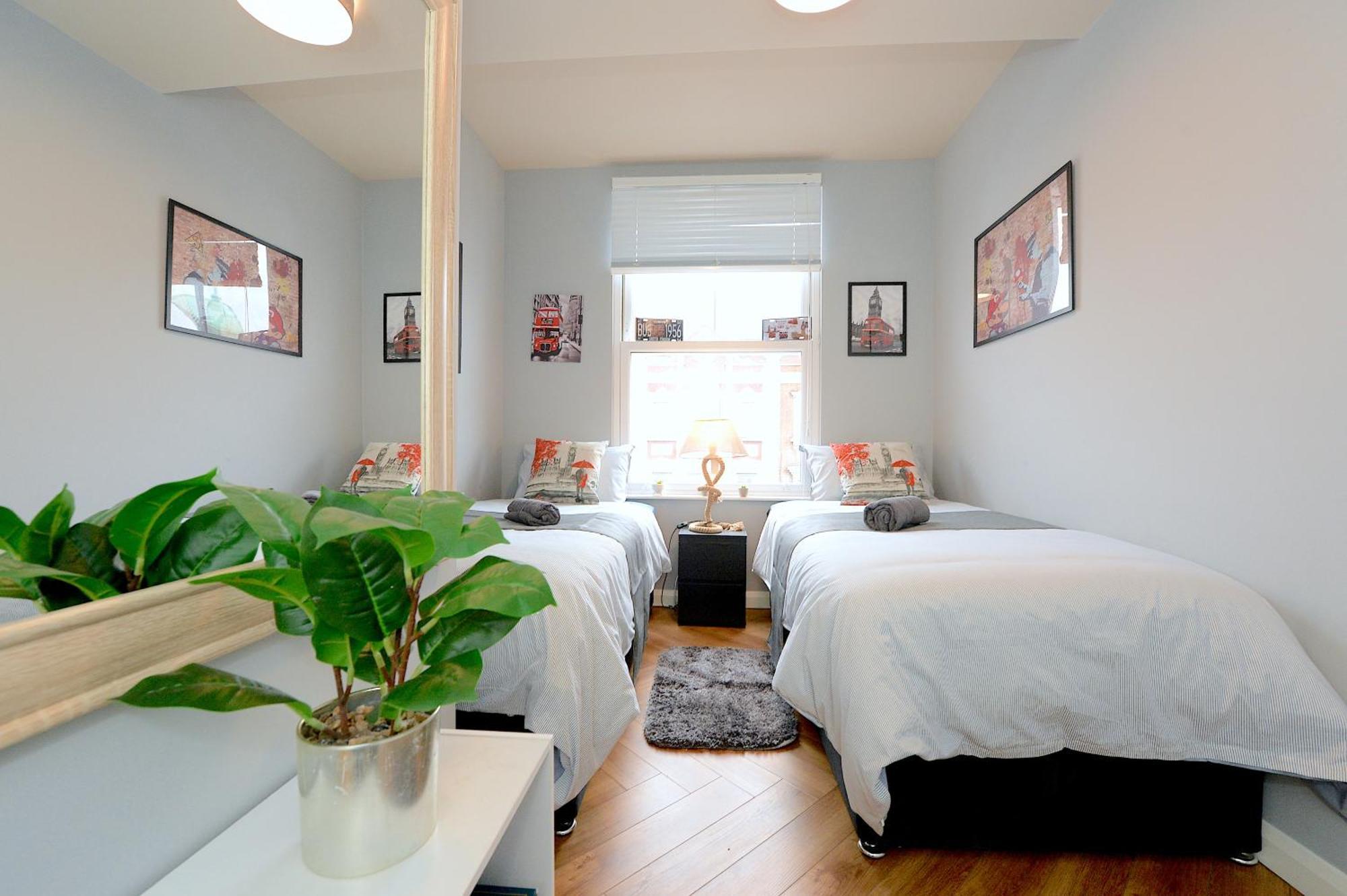 2 Bedroom Flat In Wood Green Piccadilly Line London Bagian luar foto