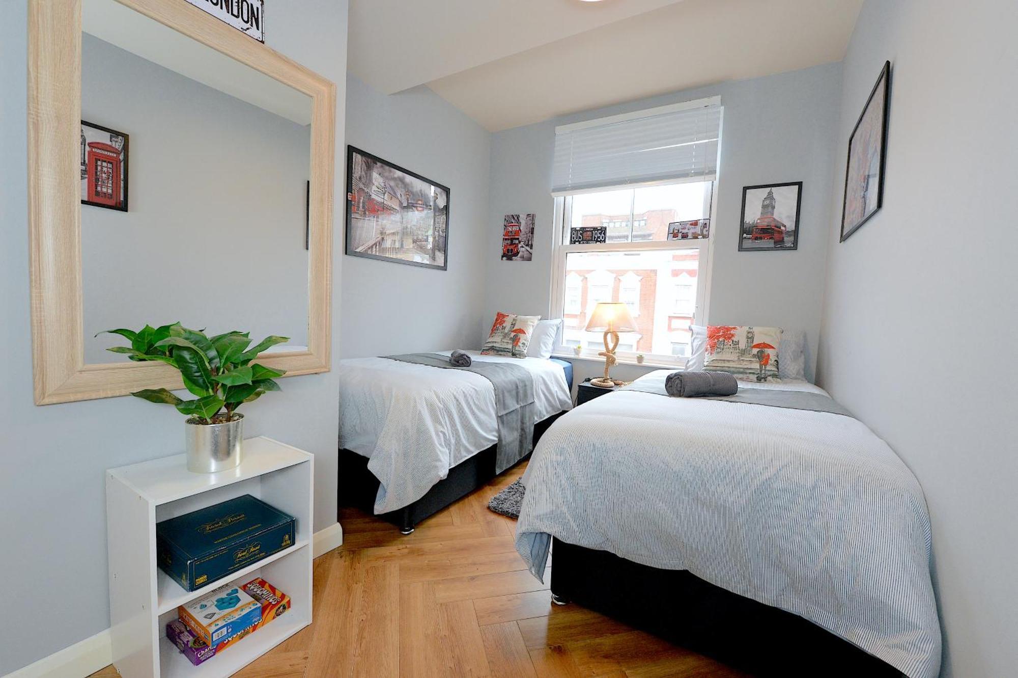 2 Bedroom Flat In Wood Green Piccadilly Line London Bagian luar foto