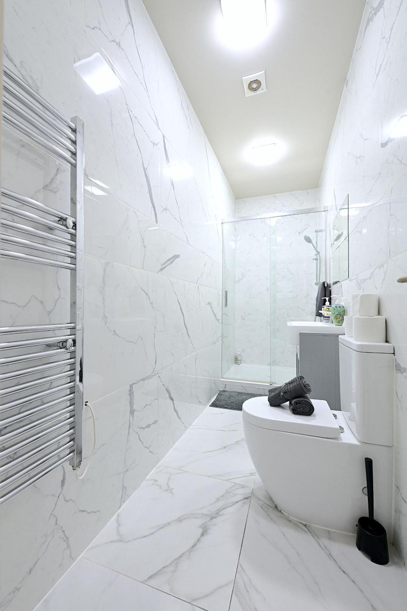 2 Bedroom Flat In Wood Green Piccadilly Line London Bagian luar foto